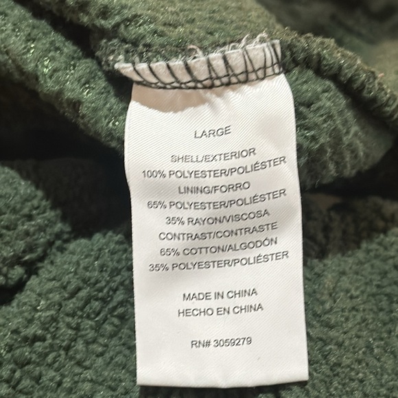 Army Green Warm jacket with pockets. - Picture 11 of 11